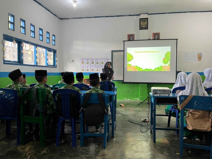 Siswa MIN 4 Kerinci Antusias Buat Proyek Siklus Makhluk Hidup dalam Pembelajaran IPAS Berbasis PjBL