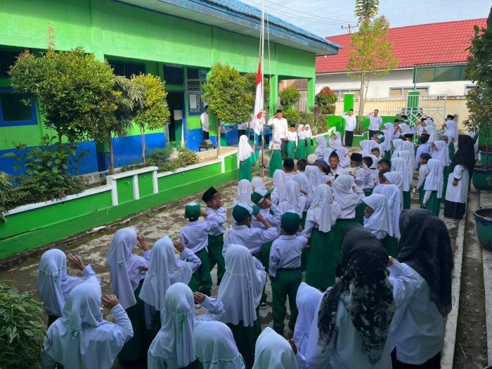 Hari Pertama Masuk Sekolah, MIN 4 Kerinci Sambut Siswa dengan Semangat Baru