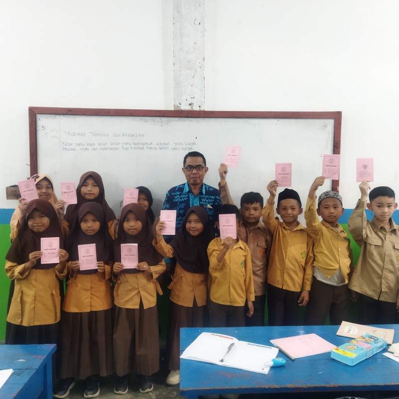 Luar Biasa MIN 4 Kerinci Tanamkan Sikap  Rajin Menabung kepada Siswa dan siswi 