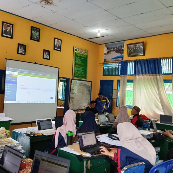MIN 4 Kerinci Gelar Rapat Persiapan Pengisian Rapor Digital Madrasah (RDM)