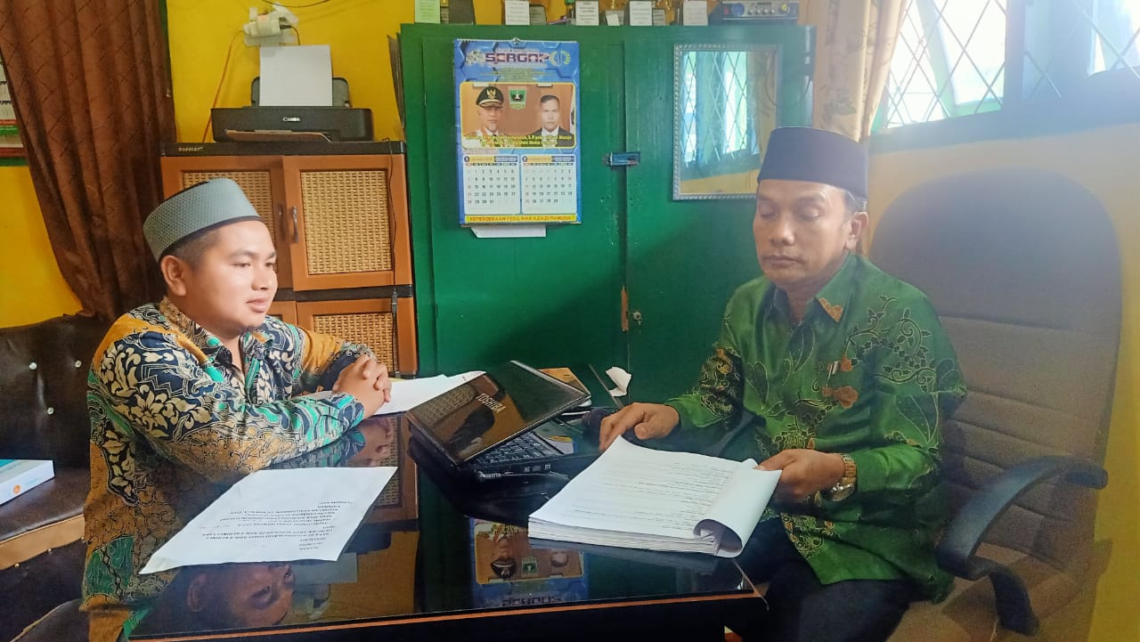 Supervisi Administrasi oleh Kepala Madrasah MIN 4 Kerinci Rutin di lakukan Wujudkan Madrasah yang bermutu