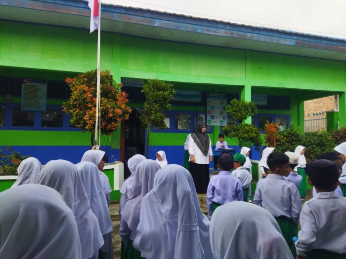 Berita Amanat Upacara: Penanaman Nilai Kedisiplinan dan Kebersihan Siswa MIN 4 Kerinci
