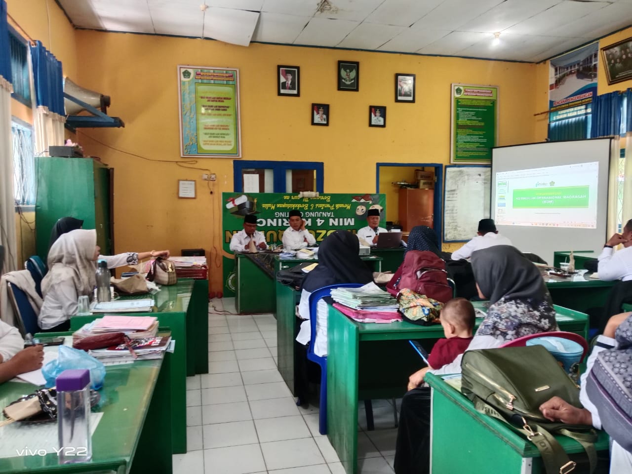 Pelatihan Implementasi Kurikulum Madrasah Versi KMA 450 / 2024 untuk Madrasah Ibtidaiyah (MI) oleh Pengawas Binaan Bapak Murhas, M.Pd.I