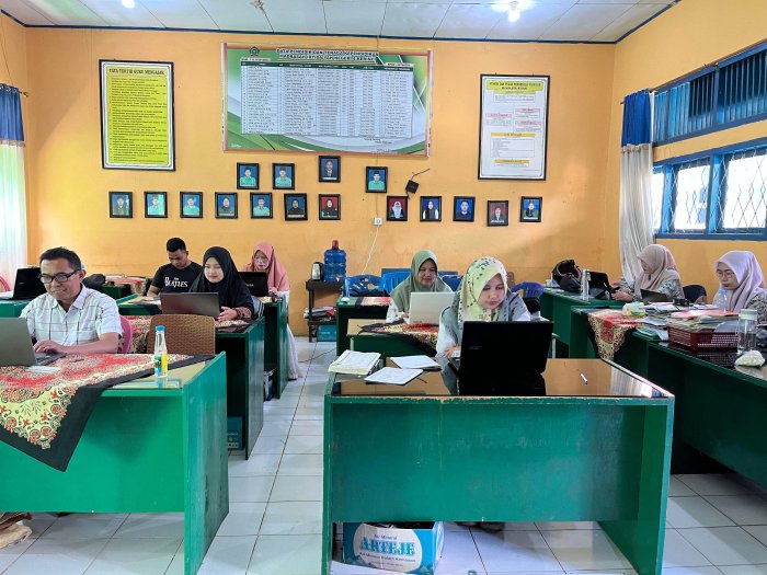 Kekompakan Guru MIN 4 Kerinci dalam Menyelesaikan SKP